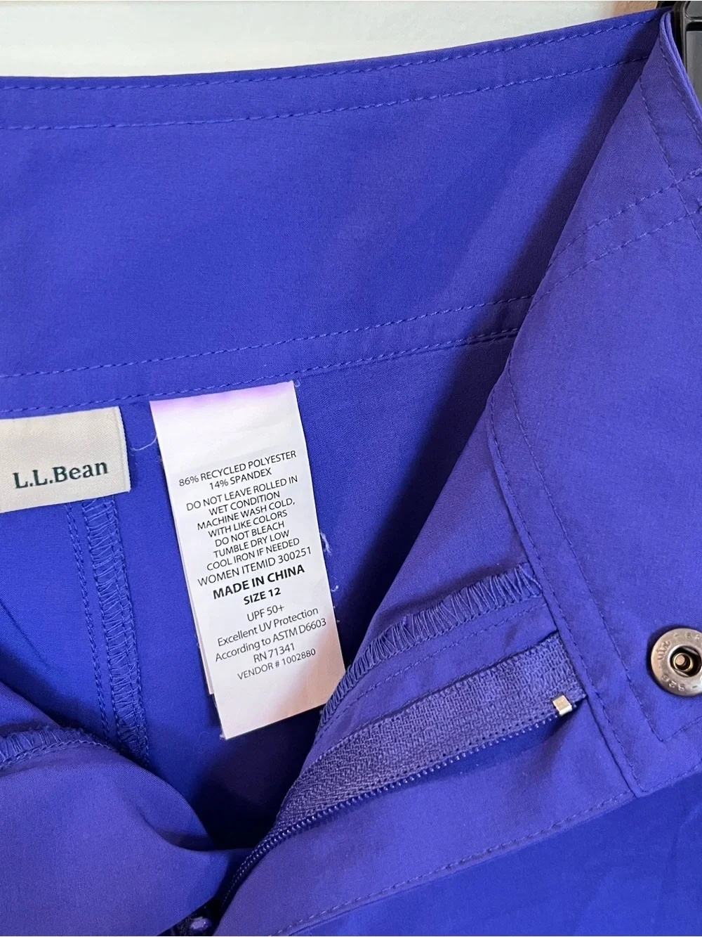 LL Bean Womens Size 12 Nylon Blend Lightweight Hiking Shorts Indigo Purple SPF